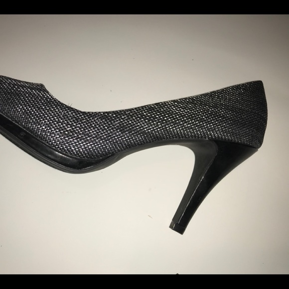 Women’s size (11m)Sam and Libby shoes - Picture 9 of 10